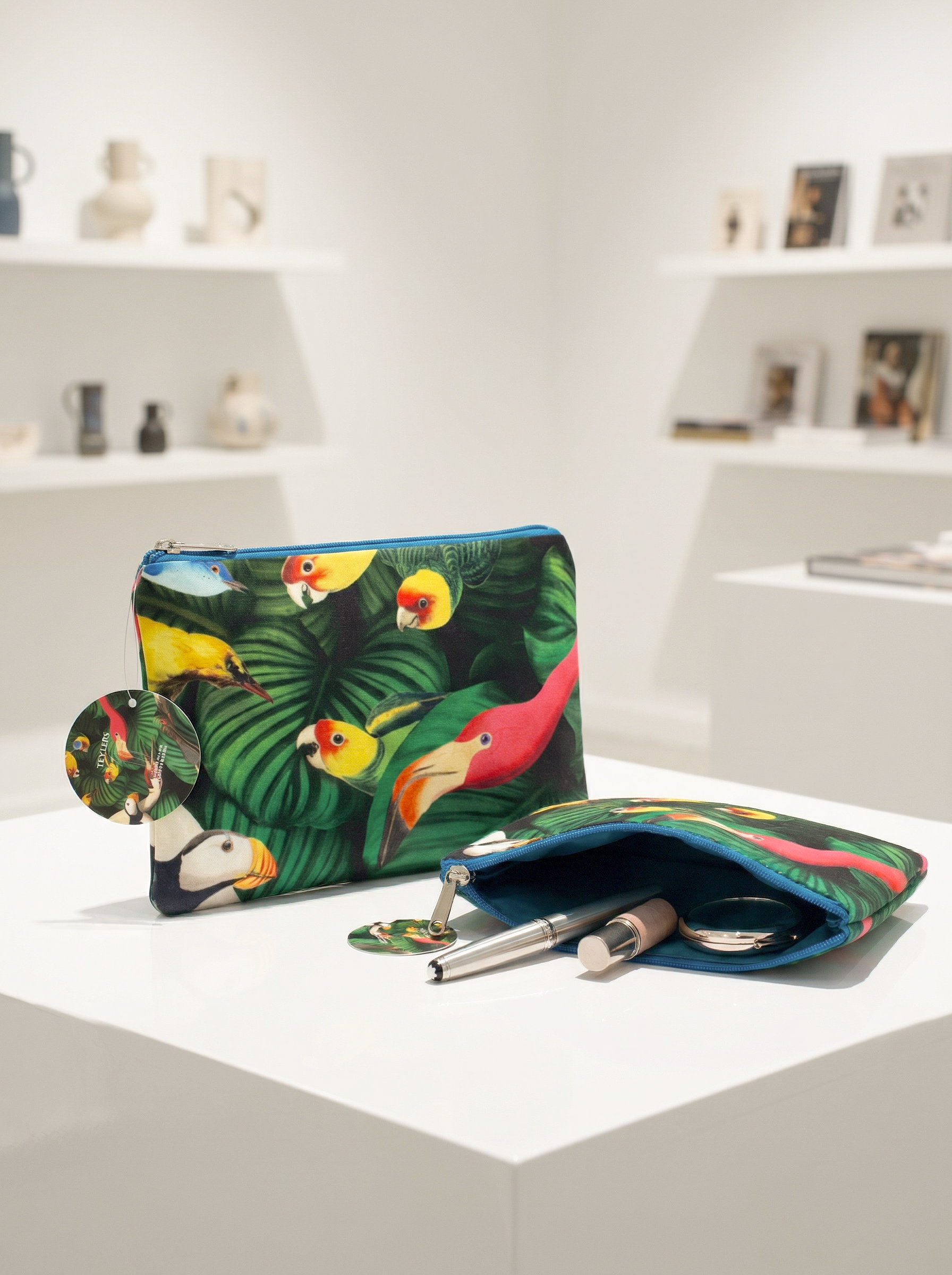 Cosmetic & Travel Bag Bird Life – art makeup bag detail | Teyler Museum x ArtyGifts
