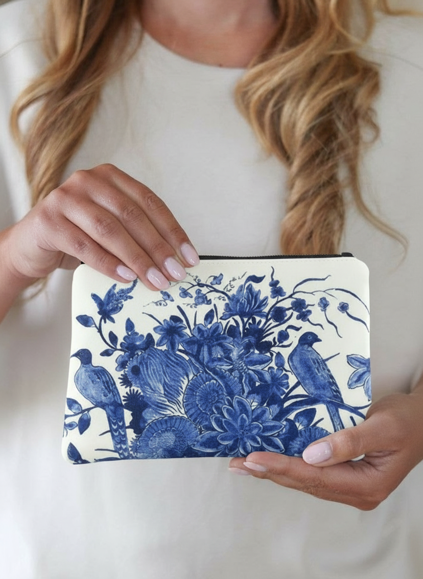 Cosmetic & Travel Bag Delft Blue Birds – art makeup bag detail | Rijksmuseum x ArtyGifts
