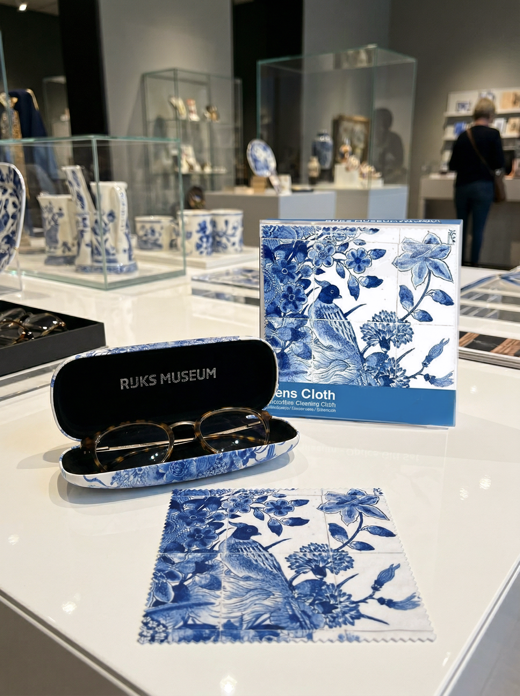Eyewear_Care_Gift_Set_Delft_Blue_Birds_Rijksmuseum_ArtyGifts_1
